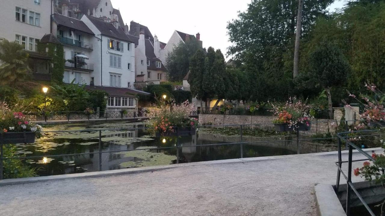 Appartement Confort Deux Etoiles Dole Exteriör bild