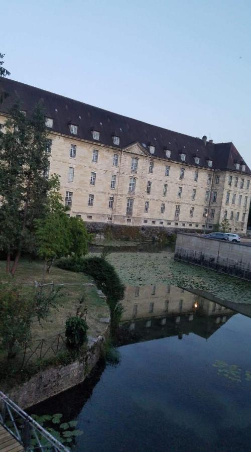 Appartement Confort Deux Etoiles Dole Exteriör bild